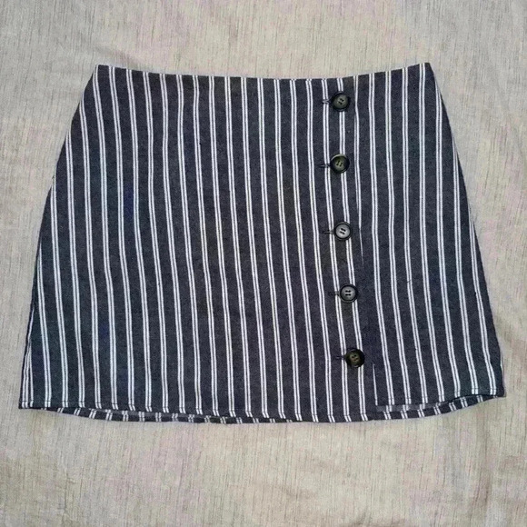 Ivy + Main Skirt - Picture 1 of 5